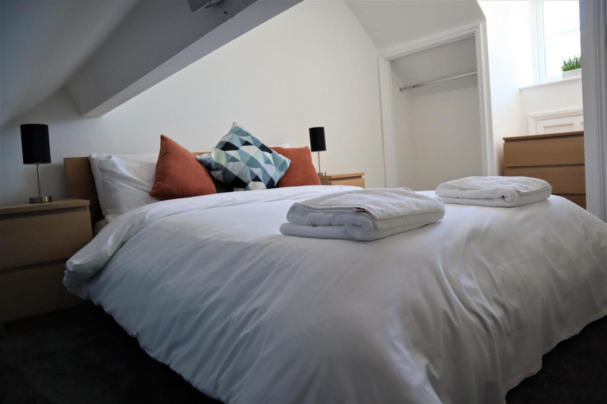 Victoria 4 Bedroom Serviced House Short Lets - Near Northampton Gen Hosp & Town Centre Exterior foto